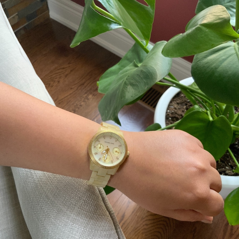 Watch - MICHAEL KORS Watch Ivory Toned Plastic Resin. No box.